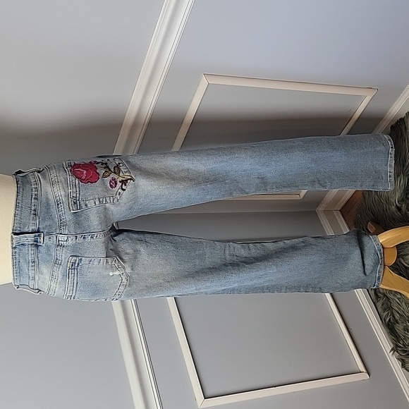VENUS USA Distressed Light Wash Floral Embroidered Patch Flare Bootcut Jeans 4 - Picture 3 of 13